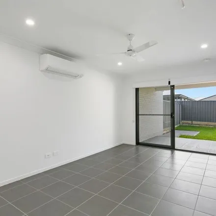 Image 4 - 26 Railway Avenue, Thornton NSW 2232, Australia - Duplex for rent