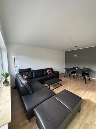 Rent this 3 bed apartment on Hülser Weg 35 in 41564 Kaarst, Germany