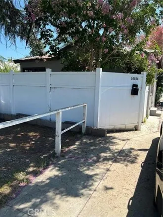 Image 2 - 10574 Oxnard Street, Los Angeles, CA 91606, USA - House for sale