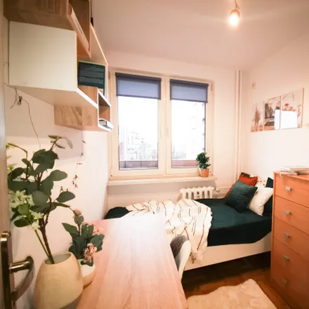Rent this 4 bed room on Marii Bobrzeckiej 1 in 31-216 Krakow, Poland