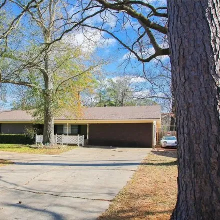 Image 1 - 1800 Hyacinth Drive, Longview, TX 75601, USA - House for sale