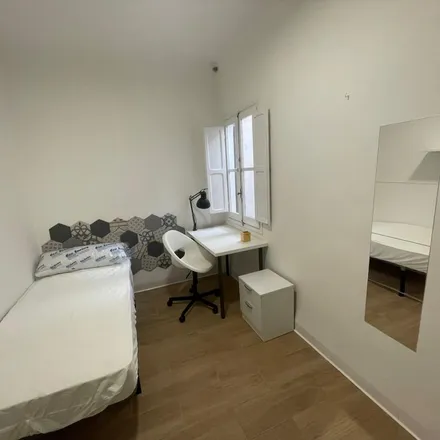 Rent this 6 bed apartment on Calle Sidro Vilarroig in 12002 Castelló de la Plana, Spain