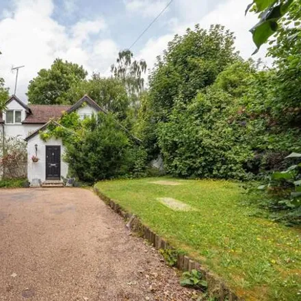 Buy this 4 bed house on Sandy Rise in Chalfont St Peter, SL9 9TR