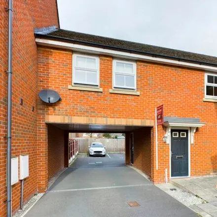 Image 1 - Newark Drive, Chapelford, Warrington, WA5 3ST, United Kingdom - House for rent