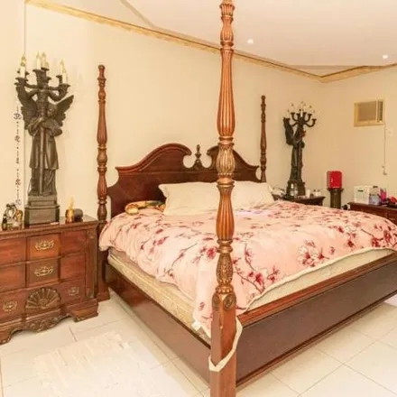 Buy this 5 bed house on Rua Orlando de Brito 40 in Barra da Tijuca, Rio de Janeiro - RJ