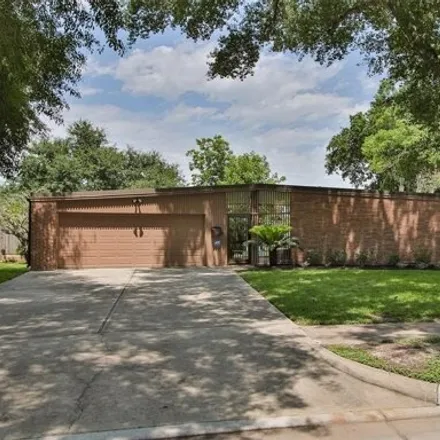 Image 2 - 5210 Starkridge Drive, Houston, TX 77035, USA - House for sale