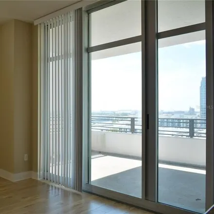 Image 7 - Grand Central at Kennedy, 1120 East Kennedy Boulevard, Tampa, FL 33602, USA - Condo for rent