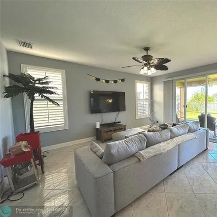 Image 7 - 1886 Grey Falcon Circle Southwest, Florida Ridge, FL 32962, USA - House for rent