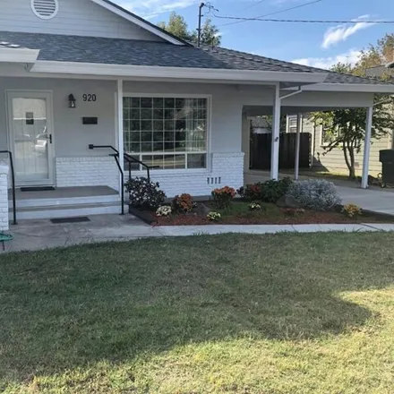 Buy this 3 bed house on 946 Taber Avenue in Yuba City, CA 95991