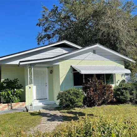 Rent this 3 bed house on 400 Lee Avenue in Orlando, FL 32805