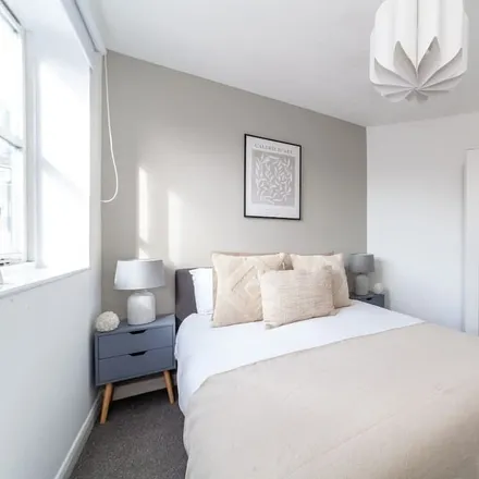 Rent this 2 bed apartment on London in NW1 9PS, United Kingdom