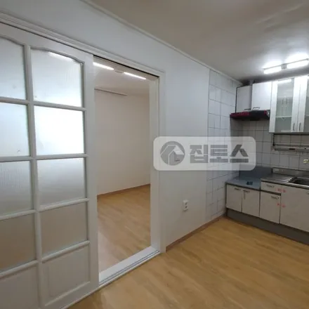 Rent this 2 bed apartment on 서울특별시 서초구 잠원동 35-16