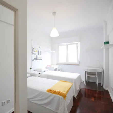 Rent this 4 bed room on Rua Infante Dom Pedro in 2780-164 Oeiras, Portugal