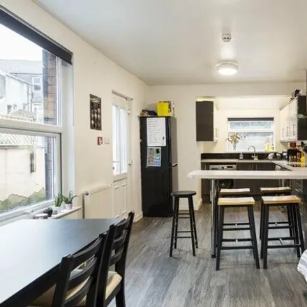 Image 5 - 29 Bristol Hill, Bristol, BS4 5AA, United Kingdom - House for rent