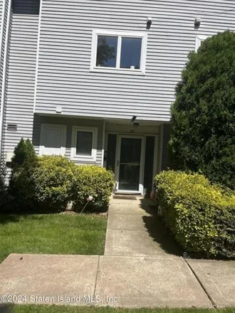 Buy this 2 bed house on 139 Commodore Drive in New York, NY 10309