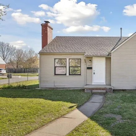 Buy this 2 bed house on 3818 East King Street in Tulsa, OK 74115