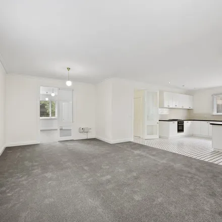 Image 2 - Heales Street, Mount Pleasant VIC 3350, Australia - Apartment for rent