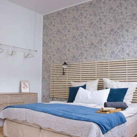 Rent this 3 bed apartment on Roßstraße 138 in 47798 Krefeld, Germany