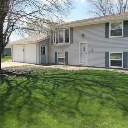 Buy this 3 bed house on 821 2nd Avenue Southwest in Spencer, IA 51301