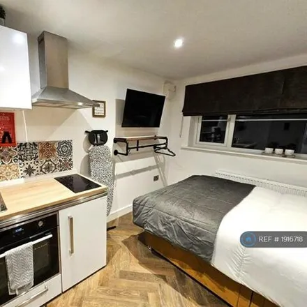 Rent this studio apartment on 4 Cobblestone Way in Cheltenham, GL51 8PT