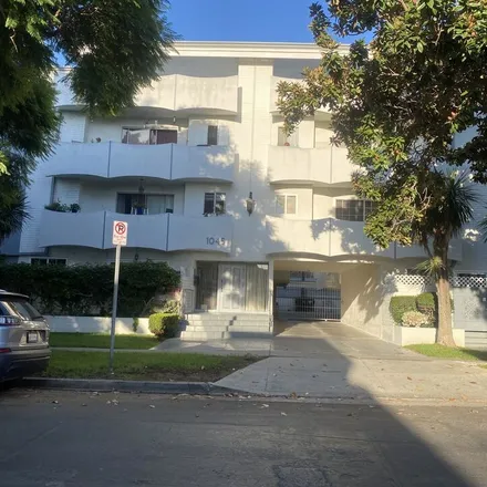 Rent this 2 bed house on 1045 South Bedford Street in Los Angeles, CA 90035