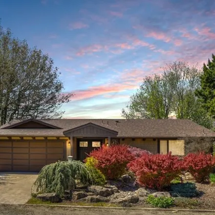 Image 1 - 319 SE 63rd Ave, Portland, Oregon, 97215 - House for sale