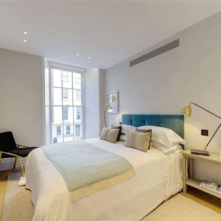 Rent this 5 bed apartment on 26 Lonsdale Road in London, W11 2BY