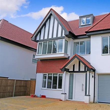 Rent this 5 bed house on Williams Way in Shenley Hill, Radlett