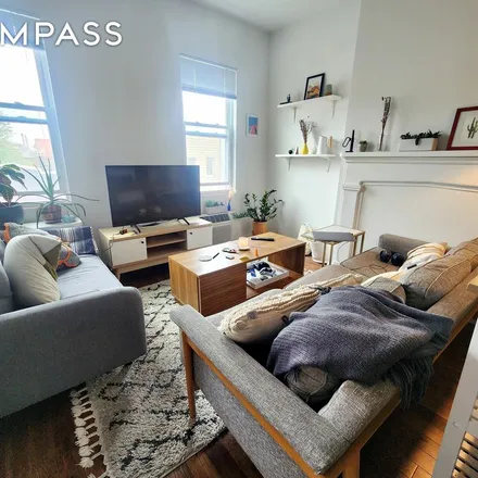 Rent this 3 bed apartment on 77 Newel Street in New York, NY 11222