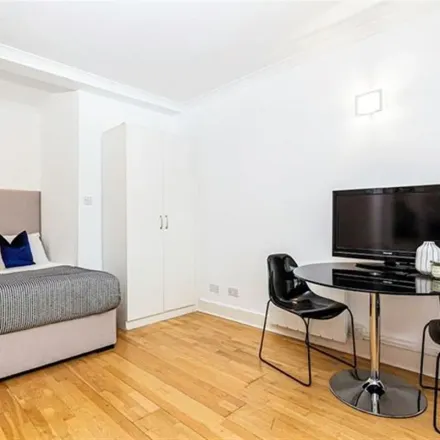 Image 5 - 214 Oxford Street, East Marylebone, London, W1W 8LG, United Kingdom - Apartment for rent