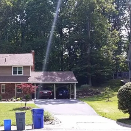 Rent this 4 bed house on 8520 Howell Road in Bethesda, MD 20817