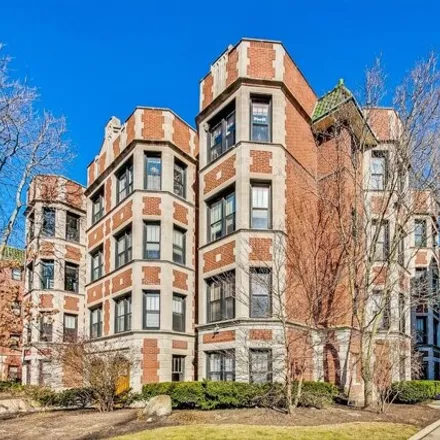 Buy this 3 bed condo on 7639-7641 North Eastlake Terrace in Chicago, IL 60626
