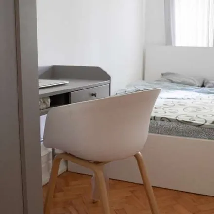 Rent this 9 bed apartment on Pataca in Rua Rodrigo da Fonseca, 1070-241 Lisbon