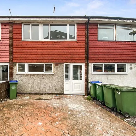 Rent this 3 bed townhouse on Erith Bakery in Belmont Road, London