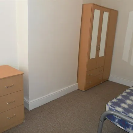 Image 2 - 2 Rookery Road, Selly Oak, B29 7DQ, United Kingdom - Apartment for rent