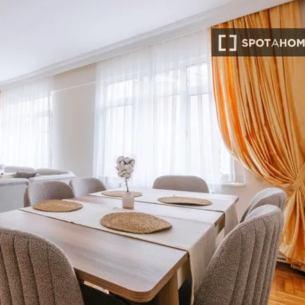 Rent this 1 bed apartment on Şehit Murat Demirci Ortaokulu in Fulya Bayırı Sokak 6, 34363 Şişli