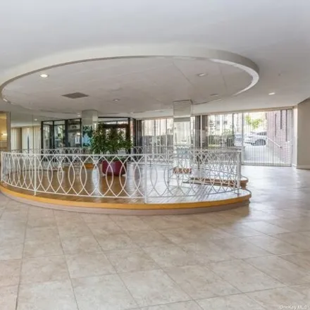 Image 3 - 35-10 150th Street, New York, NY 11354, USA - Apartment for sale