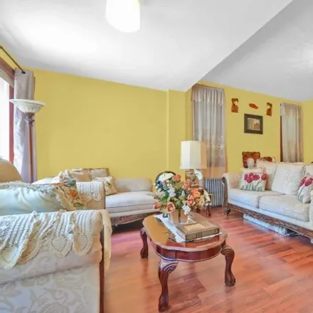 Image 7 - 3107 Farragut Road, New York, NY 11210, USA - House for sale