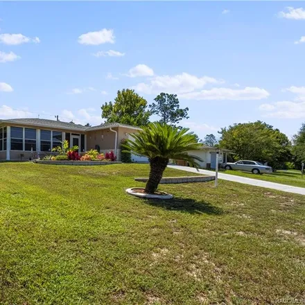 Image 3 - 30 Truman Boulevard, Beverly Hills, Citrus County, FL 34465, USA - House for sale