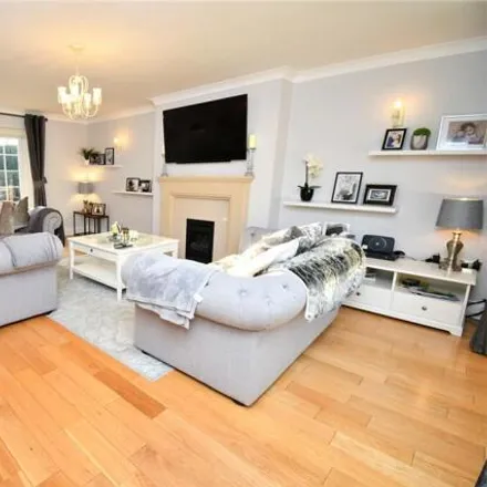 Image 2 - 4 The Pipers, Heswall, CH60 9LL, United Kingdom - House for sale