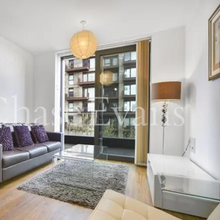 Rent this 1 bed room on 20 Thames Road in London, E16 2ZG