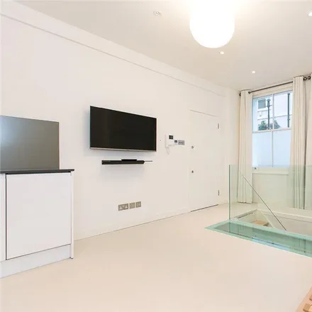 Rent this 1 bed apartment on 32 Redfield Lane in London, SW5 0RD