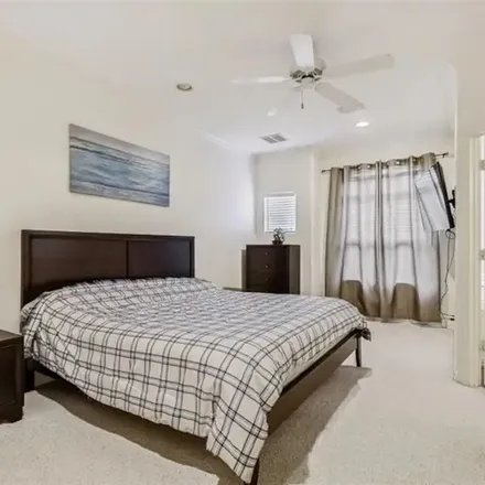 Image 4 - 3829 Travis Street, Dallas, TX 75204, USA - Townhouse for rent