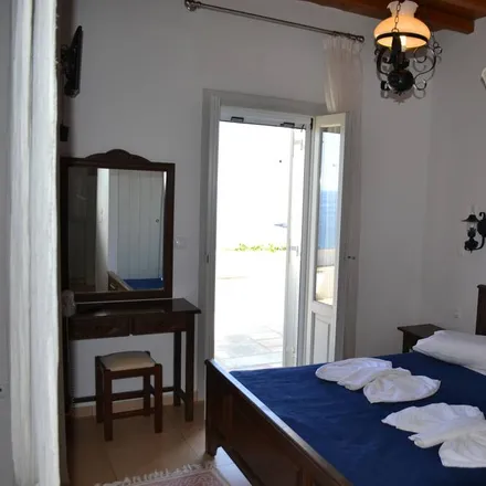 Rent this studio house on Vourni