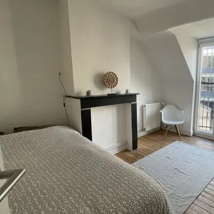 Rent this 7 bed room on Rue Léonard de Vinci - Leonardo da Vincistraat 18 in 1000 Brussels, Belgium