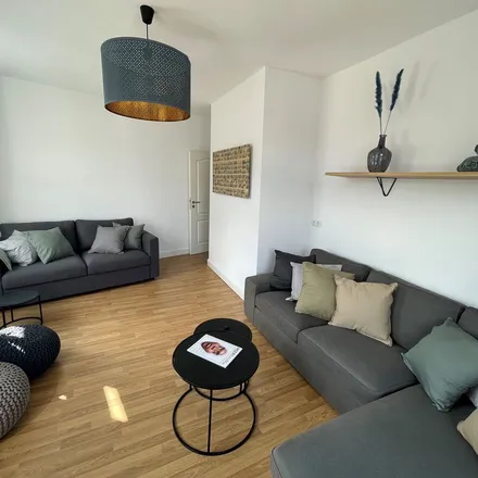 Rent this 7 bed apartment on Barnstorfer Weg 52 in 18057 Rostock, Germany
