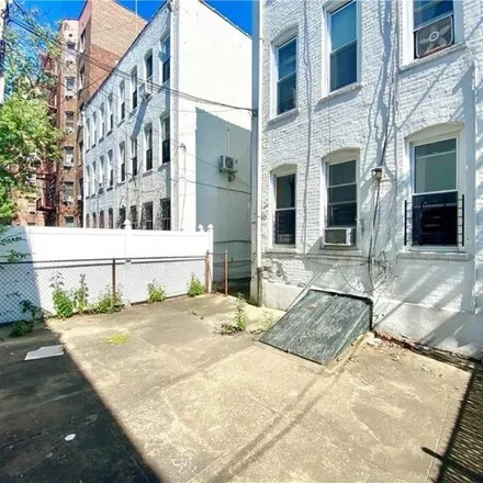 Image 3 - 7120 21st Ave, Brooklyn, New York, 11204 - Duplex for sale