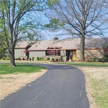 Image 2 - 568 April Lane, Fort Scott, KS 66701, USA - House for sale