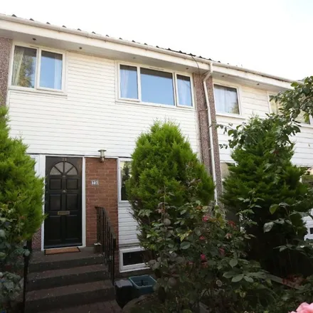 Rent this 3 bed townhouse on 80 Spottiswoode Street in City of Edinburgh, EH9 1DJ