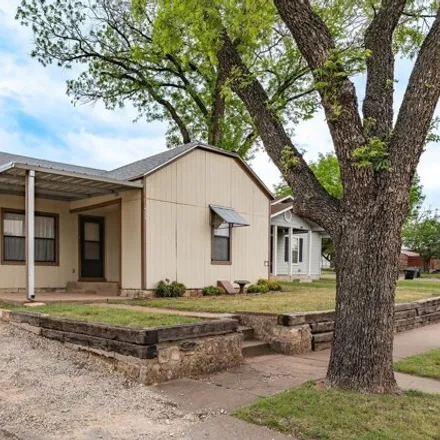 Buy this 2 bed house on 1976 South 5th Street in Abilene, TX 79602